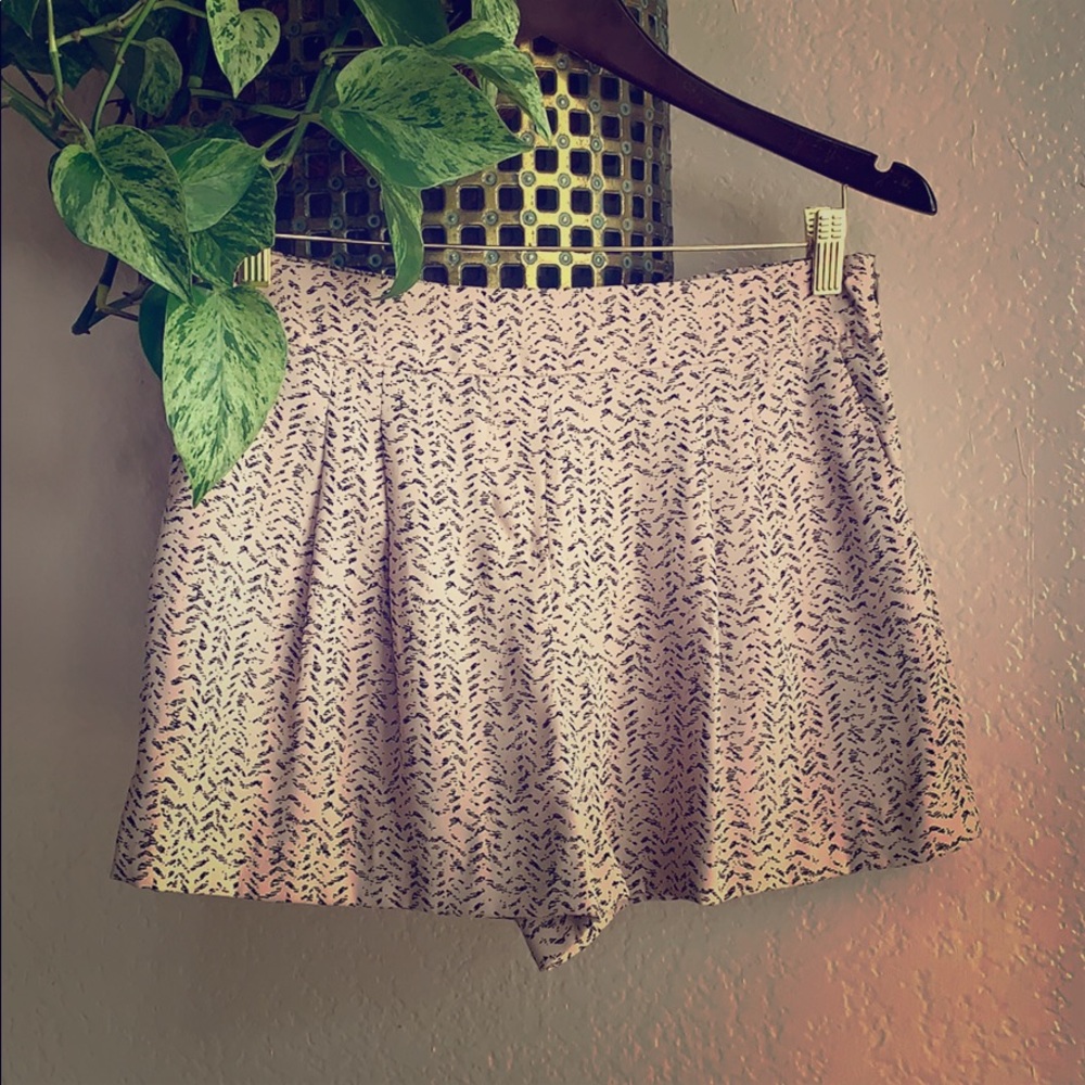 Nude and black print soft and swingy shorts LOFT